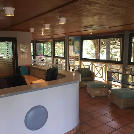 Les Pins Ξενοδοχείο με διαμερίσματα Καλβί