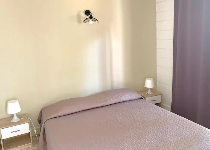 Les Pins 3* 卡尔维