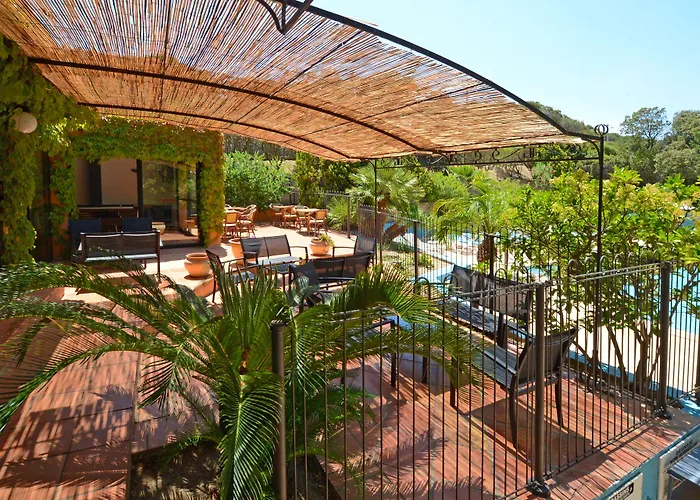 Les Pins 3* 卡尔维