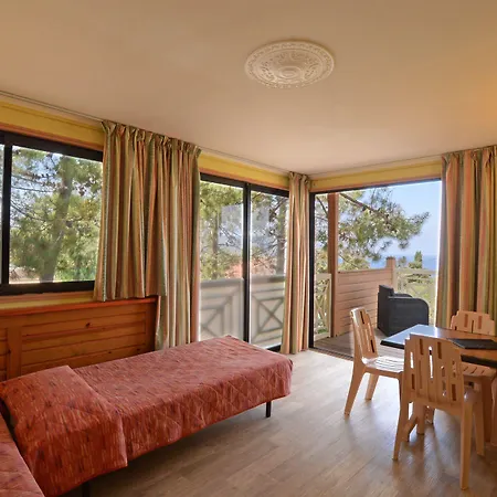 Résidence Les Pins 3* Calvi (Corsica)