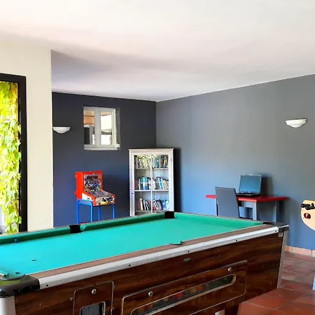 Résidence Les Pins Calvi (Corsica)