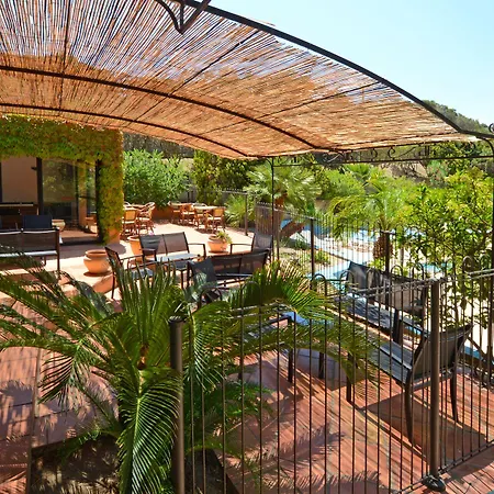 Résidence Les Pins 3* Calvi (Corsica)