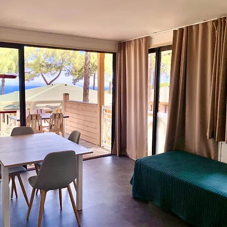 Aparthotel Résidence Les Pins Calvi (Corsica)