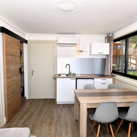 Aparthotel Résidence Les Pins 3*