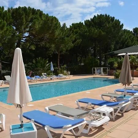 Apart-hotel Les Pins Calvi (Corsica)