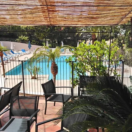 公寓式酒店 Les Pins 卡尔维