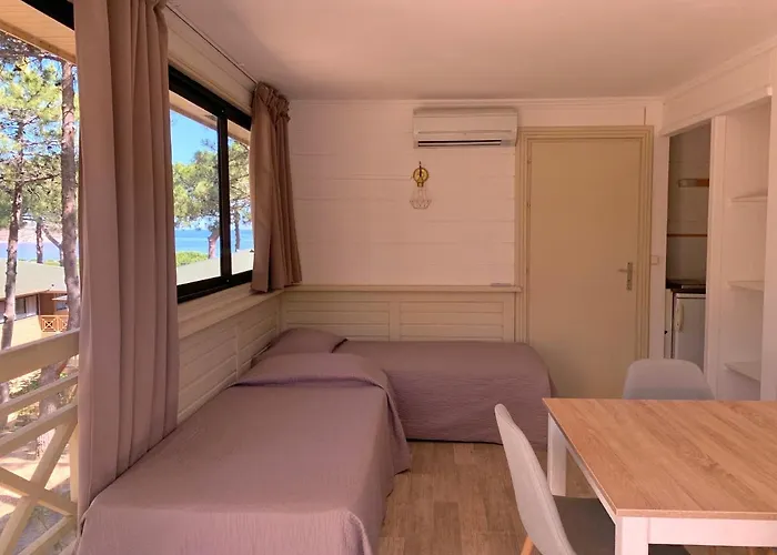 Aparthotel Les Pins Calvi (Corsica)