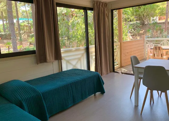 Les Pins Aparthotel Calvi (Corsica)