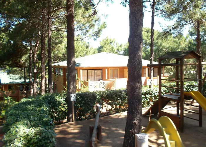 Aparthotel Les Pins Calvi (Corsica)