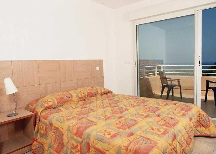 Les Pins Aparthotel 3*