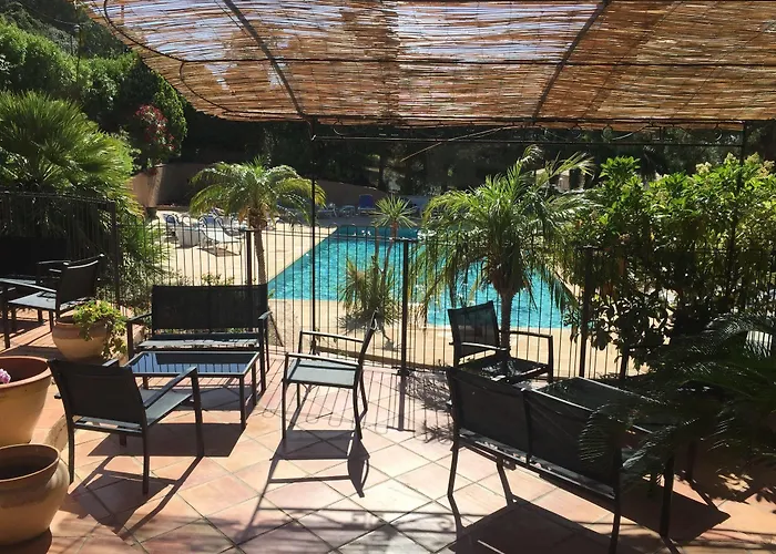 Les Pins Aparthotel 3*